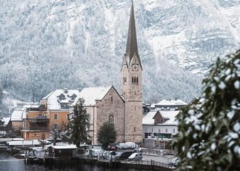 Туристи хочуть від цих маленьких європейських сіл лише одного — і місцеві жителі вже втомилися від цього