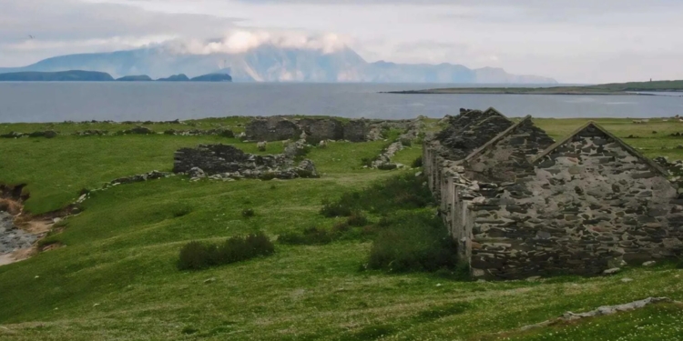 Як живуть ірландські острови, які 80 років тому покинули люди (ФОТО)