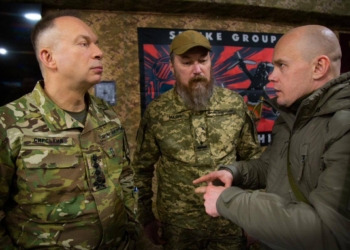 Ворог зосереджує основні зусилля на Покровському та Очеретинському напрямках – Сирський