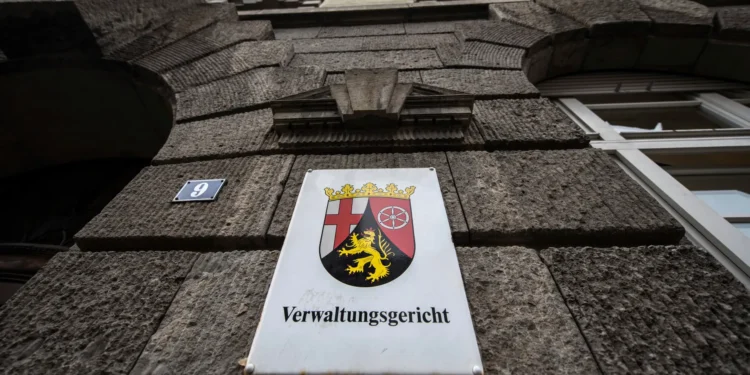 У Німеччині 50-річний студент вже 26 років вчиться і користується пільгами на житло. Суд сказав – досить