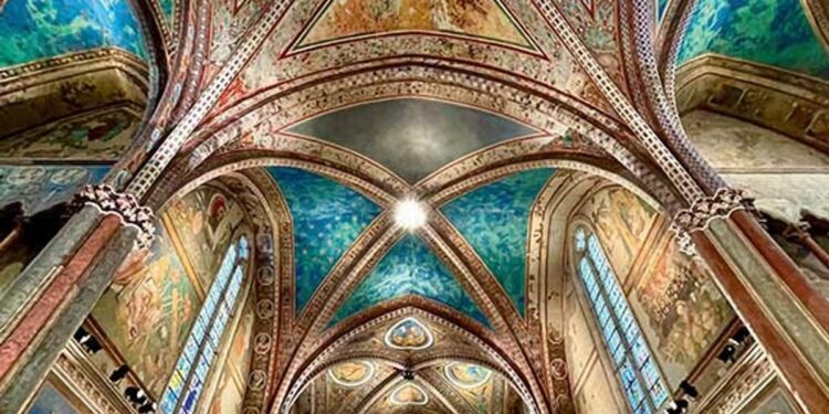 ШІ допомагає реконструювати шедевр базиліки Чімабуе, зруйнований землетрусами