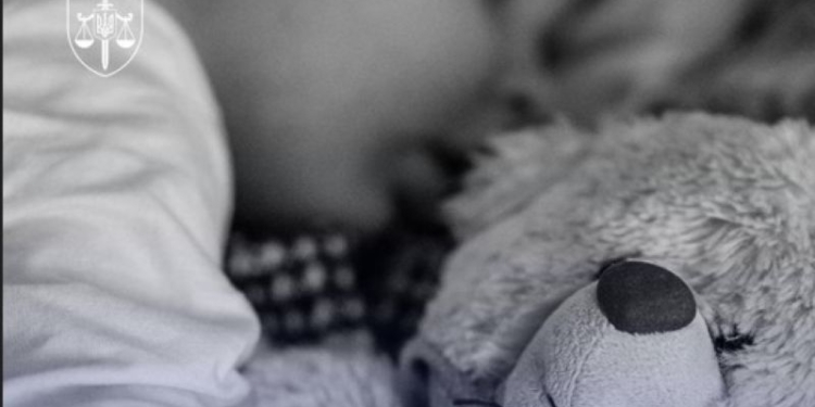 На Волині 2-річний хлопчик помер внаслідок отруєння алкоголем. Кого покарають