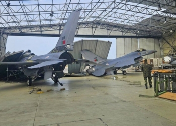 Шторм у Португалії атакував авіабазу і зруйнував ангар із F-16 (ФОТО, ВІДЕО)