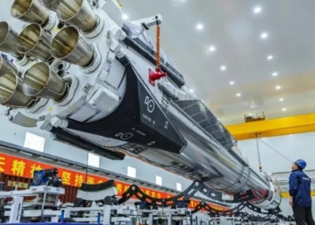 Перелякала всіх – неконтрольована китайська ракета вагою 11 тонн впала в океані