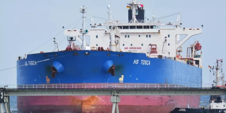 Франція відпустить затриманий танкер тіньового флоту РФ