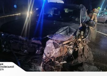 У Миколаєві зіткнулися Volksvagen Touareg і Chevrolet Aveo, водії і лікарні (ФОТО)