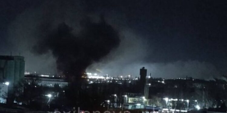 Українські дрони атакували військовий завод в РФ – там роблять батареї для “Іскандерів” (ВІДЕО)