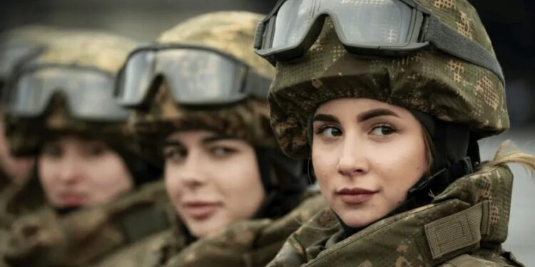 Кожна п’ята жінка у ЗСУ наразі обіймає офіцерську посаду