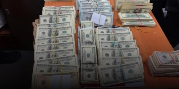 НАБУ внаслідок обшуків у волинських митників вилучили понад $850 тисяч (ФОТО)