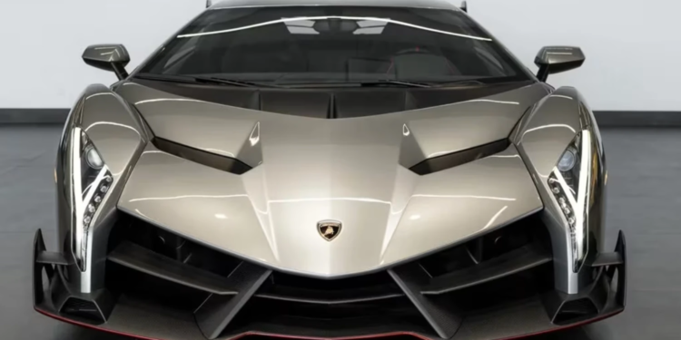 Один із трьох у світі: Lamborghini Veneno Coupe виставили на продаж за 16,9 мільйона доларів  (ФОТО)