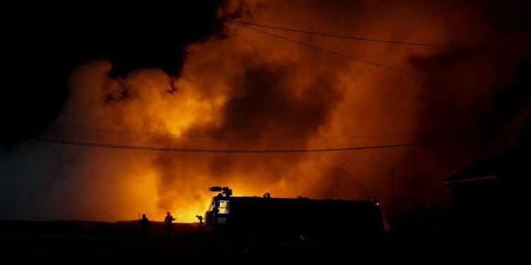 Значна кількість балістики та крилатих ракет, понад 300 дронів – Зеленський розповів про наслідки нічного російського удару (ФОТО)