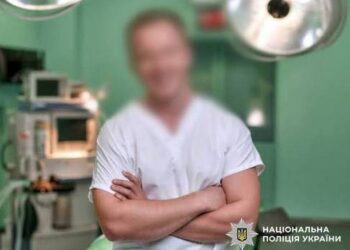 У Києві жінка хотіла підправити носа і підтягнути брови, а отримала параліч обличчя. І що їй від покарання хірурга (ФОТО)