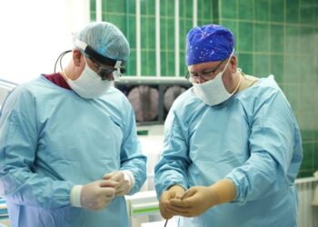 У лікарні швидкої медичної допомоги Миколаєва нейрохірурги та отоларингологи почали проводити сумісні операції (ФОТО)