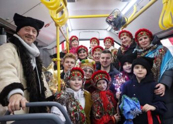 Попри складну ніч, у Миколаєві курсував «Святочний тролейбус» (ФОТО)