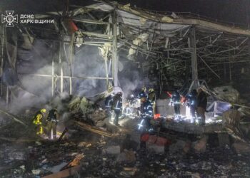 “Росія має розуміти, що холод війну виграти не допоможе”, – Зеленський про сьогоднішній обстріл (ФОТО, ВІДЕО)