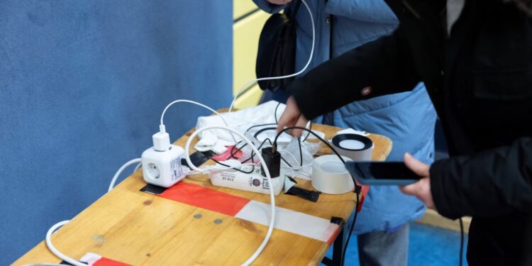 Частина Берліну в блекауті – українці відкрили для німців пункт незламності (ФОТО)