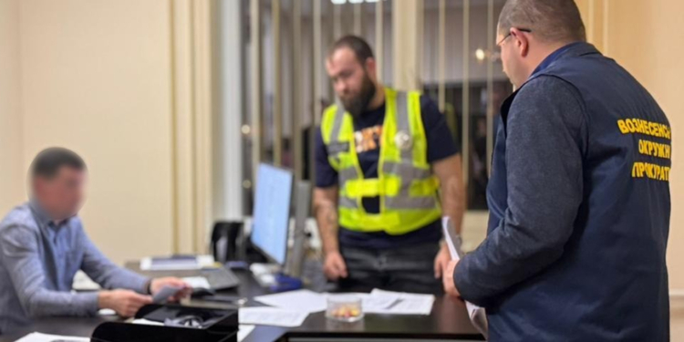 На Миколаївщині скерували до суду обвинувачувальний акт щодо посадовця АЕС спійманого на корупції, йому загрожує до 6 років ув’язнення