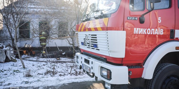 У Миколаєві загорівся приватний будинок, загинула жінка (ФОТО)