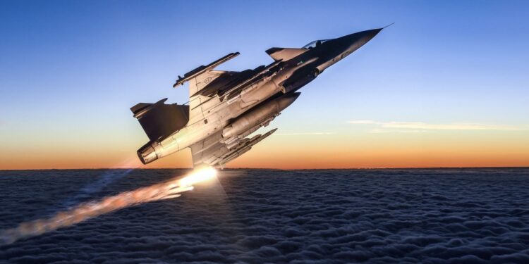 Яку зброю Україна має вперше отримати у 2026 році? Винищувачі, балістичні ракети й не тільки (ФОТО, ВІДЕО)