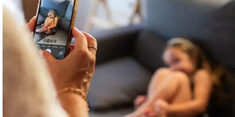 ШІ та дитячі фото. Батьки, схаменіться, дитина – не додаток до вашого акаунта в соцмережах