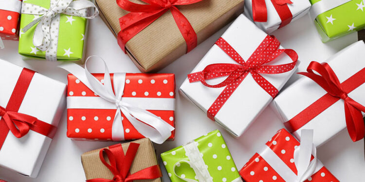 Один великий чи кілька маленьких подарунків для дитини
