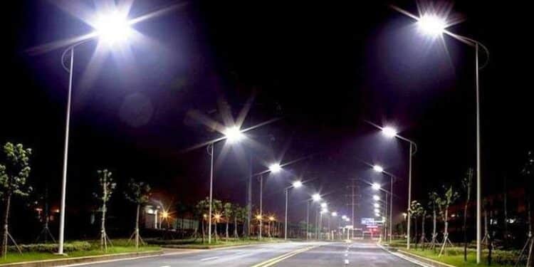 У Миколаєві коммунальник і 3 приватника провернули схему на закупівлі LED-світильників – на 7,3 млн.грн