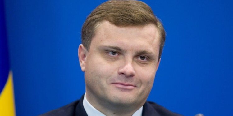 АРМА продало Льовочкіну 460 гектарів землі в Карпатах за…таких цін і під Миколаєвом немає