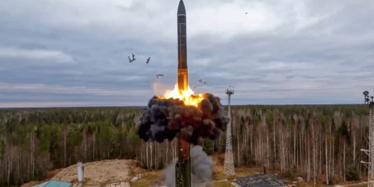 Погрози «Орєшніком» – скільки цих ракет у росії?