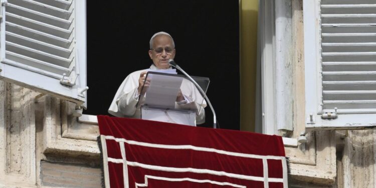 Папа Лев закликав гарантувати суверенітет Венесуелі