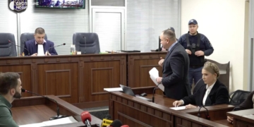 У суді по Тимошенко стався конфлікт, засідання перенесли (ВІДЕО)