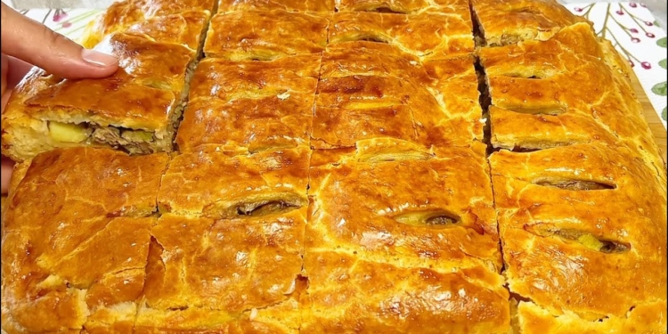 Гріємось і смакуємо – приготуйте “Панський пиріг” з м’ясом і картоплею (ФОТО)