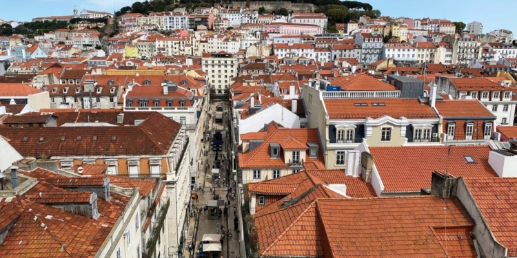 Президентські вибори в Португалії – у другий тур вийшли соціаліст та ультраправий