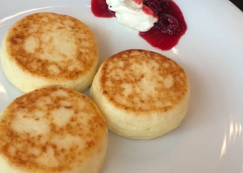 У правильні сирники не додають ні муку, ні манку. Секрет ресторанної страви (ФОТО)