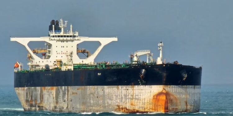 Берегова охорона США викинула десант на танкер тіньового флоту РФ, який втікав від них від Венесуели (ФОТО, ВІДЕО)