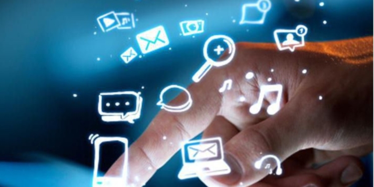 Як сучасні технології змінюють наше повсякденне життя