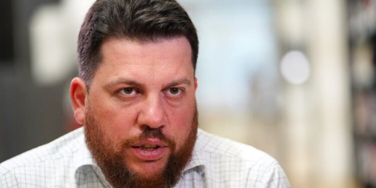 Російський опозиціонер Волков у Литві радів “денацифікації” Капустіна і назвав Буданова “гнусним дєрєвєнскім політтєхнологом”