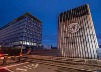 Борги віддають тільки боягузи? США вийшли з ВООЗ, “переступивши” через $260 млн боргу