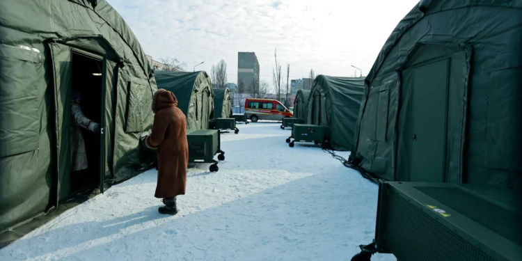 Переговори, морози і блекаут. Чи вигребе Україна
