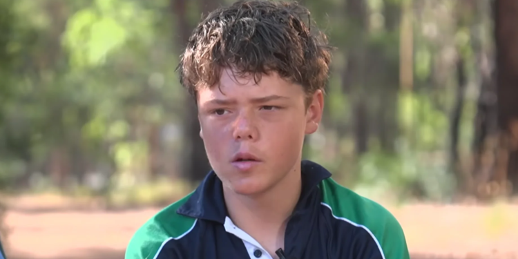 В Австралії 13-річний хлопець проплив 4 км бурхливим морем, а потім пробіг 2 км берегом, щоб врятувати свою родину (ВІДЕО)