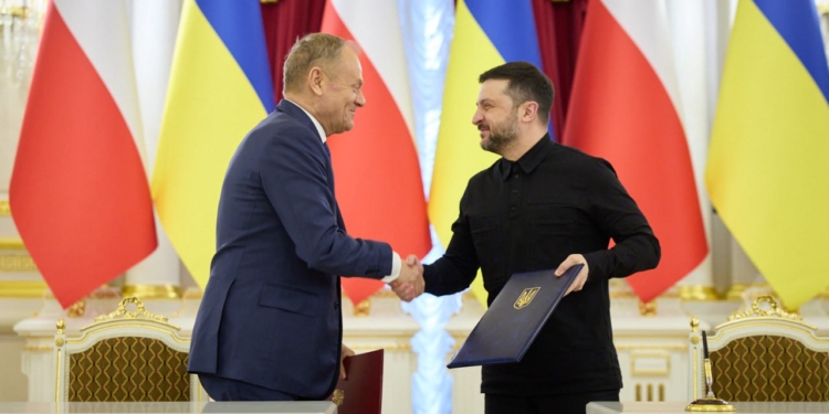 Туск заявив, що Польща готова передати нам МіГ-29, але хоче українські дрони (ВІДЕО)