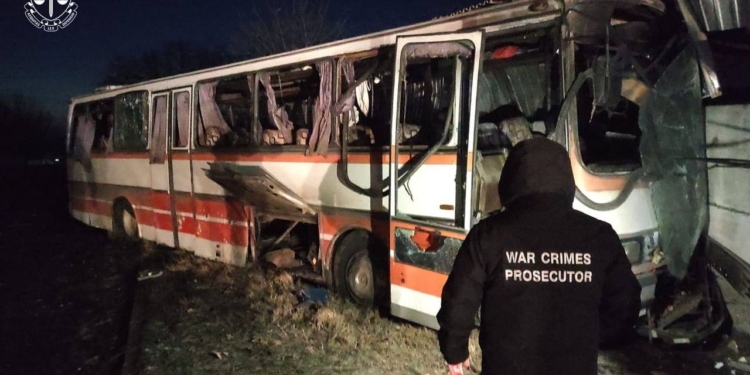 Кількість постраждалих внаслідок російської дронової атаки на автобус з шахтарями збільшилась до 17