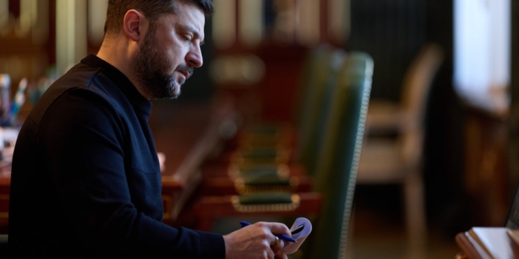 Зеленський провів енергетичний селектор: найгірша ситуація в Києві, дуже скрутно на Херсонщині. Про ППО теж говорили