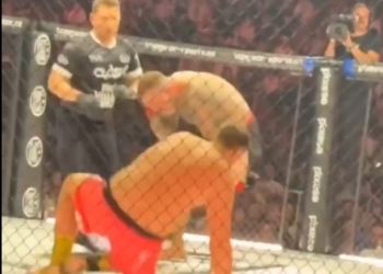 На турнірі ММА словак мало не відкусив вухо чеху – його побили фанати (ВІДЕО)