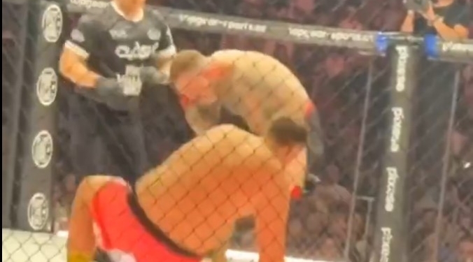 На турнірі ММА словак мало не відкусив вухо чеху – його побили фанати (ВІДЕО)