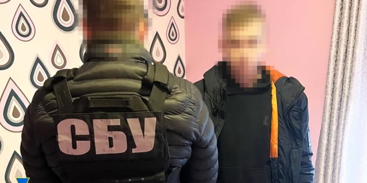 СБУ викрила агента фсб – 21-річного студента, який на замовлення рф шпигував за аеродромами Сил оборони на Черкащині
