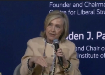 “Він зрадив Захід, – Клінтон назвала позицію Трампа щодо України ганебною історичною помилкою