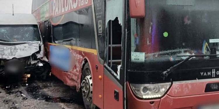 На Миколаївщині автобус “Миколаїв-Варшава” зіткнувся з маршруткою “Одеса-Миколаїв” – є постраждалі