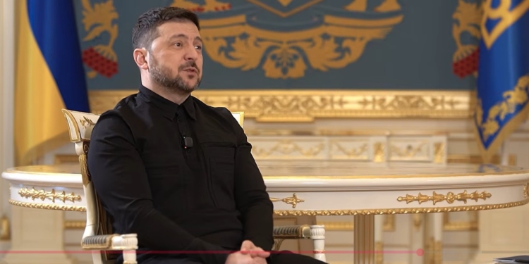 «А не зарано?», – Зеленський вперше прокоментував одкровення і звинувачення Залужного (ВІДЕО)