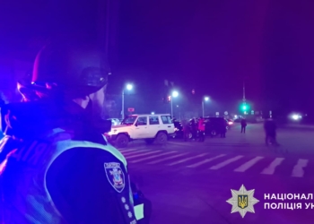 Підозрюють теракт. У Миколаєві – вибух на непрацюючій АЗС, постраждали 7 патрульних поліцейських (ФОТО)