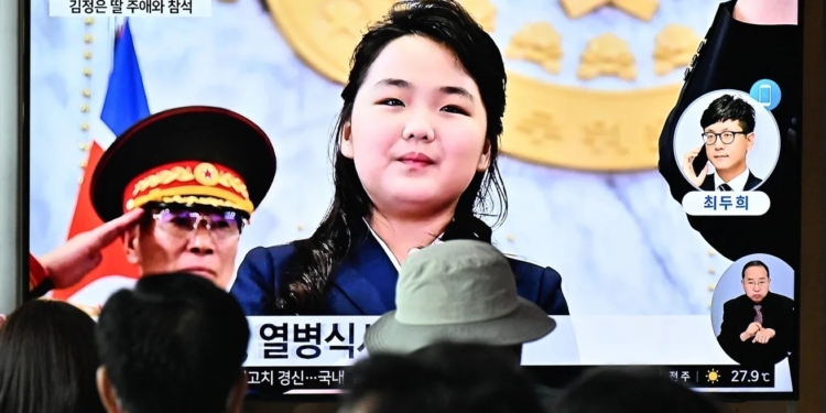 Не в ляльки ж їй гратися. 13-річна донька Кім Чен Ина очолила ракетне управління